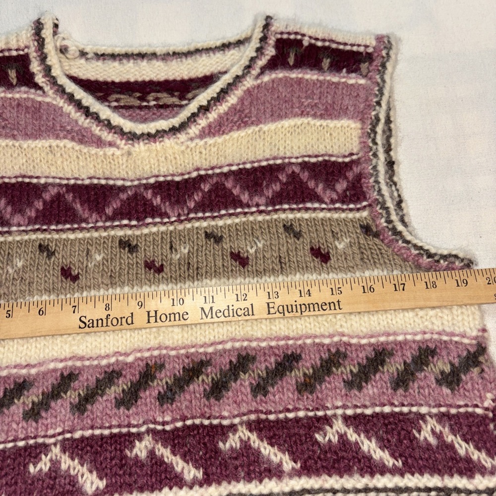 Women's Multicolor Knit Sweater Vest - Picture 3 of 6
